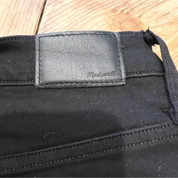 Madewell 9” Mid-Rise Button Fly Skinny Stretch Jeans in Dark Black Wash - Picture 9 of 13